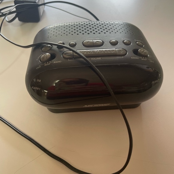 Other Nelsonic Amfm Digital Tuning Clock Radio Nlc695 Poshmark